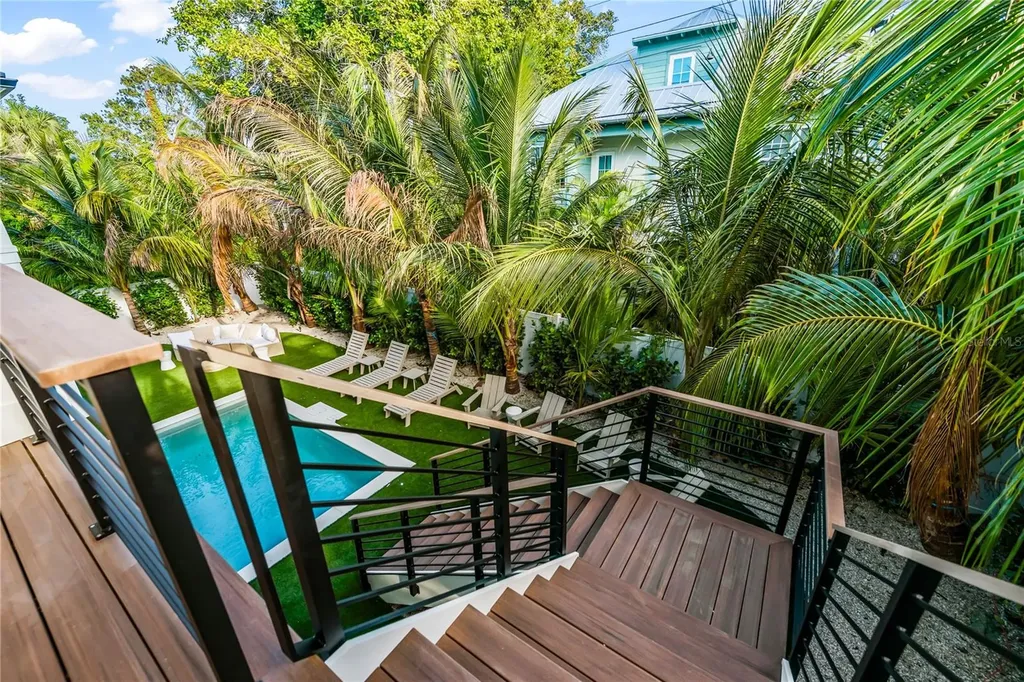 107 Maple Avenue Anna Maria FL 34216