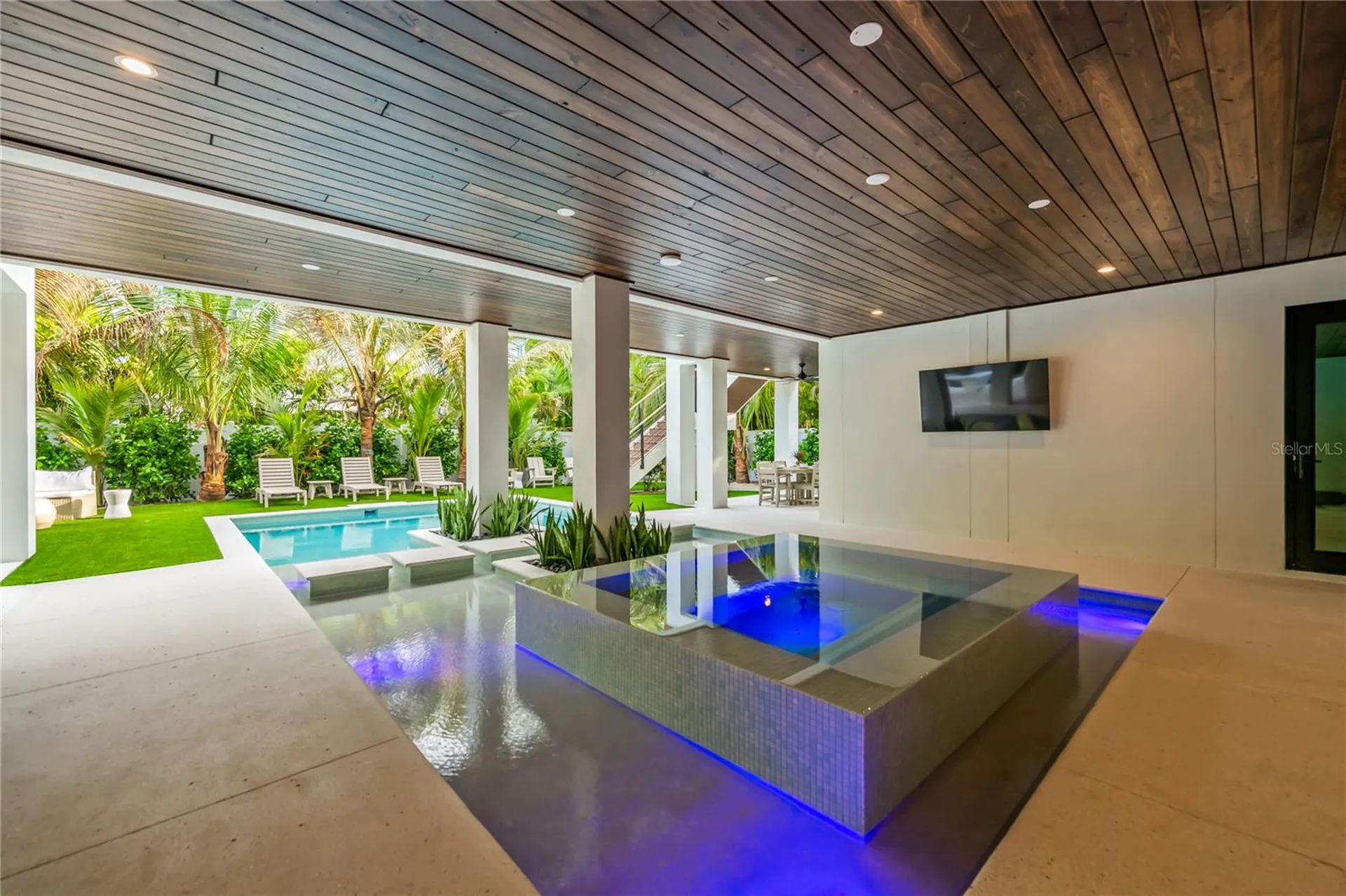 107 Maple Avenue Anna Maria FL 34216