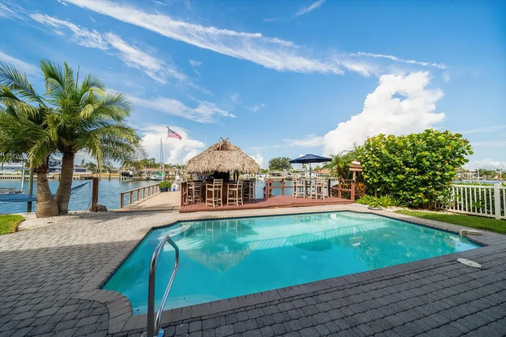 11700 5th Street E Treasure Island FL 33706