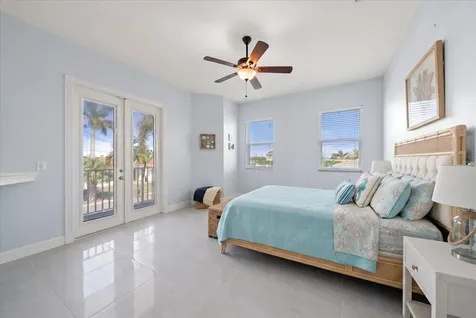 11700 5th Street E Treasure Island FL 33706