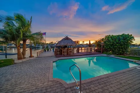 11700 5th Street E Treasure Island FL 33706
