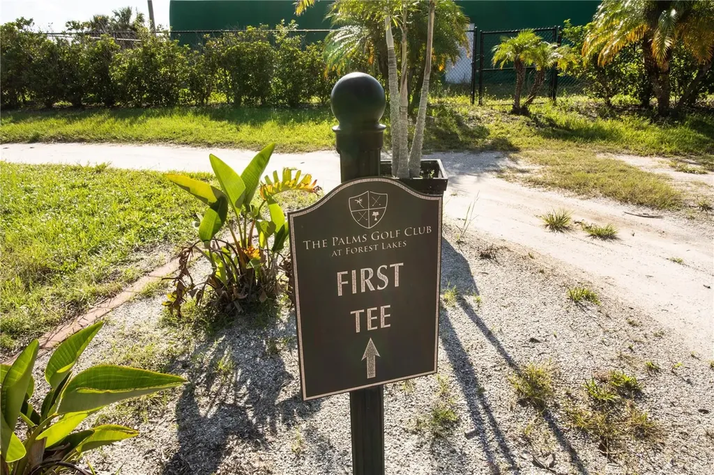 1968 Toucan Way Sarasota FL 34232