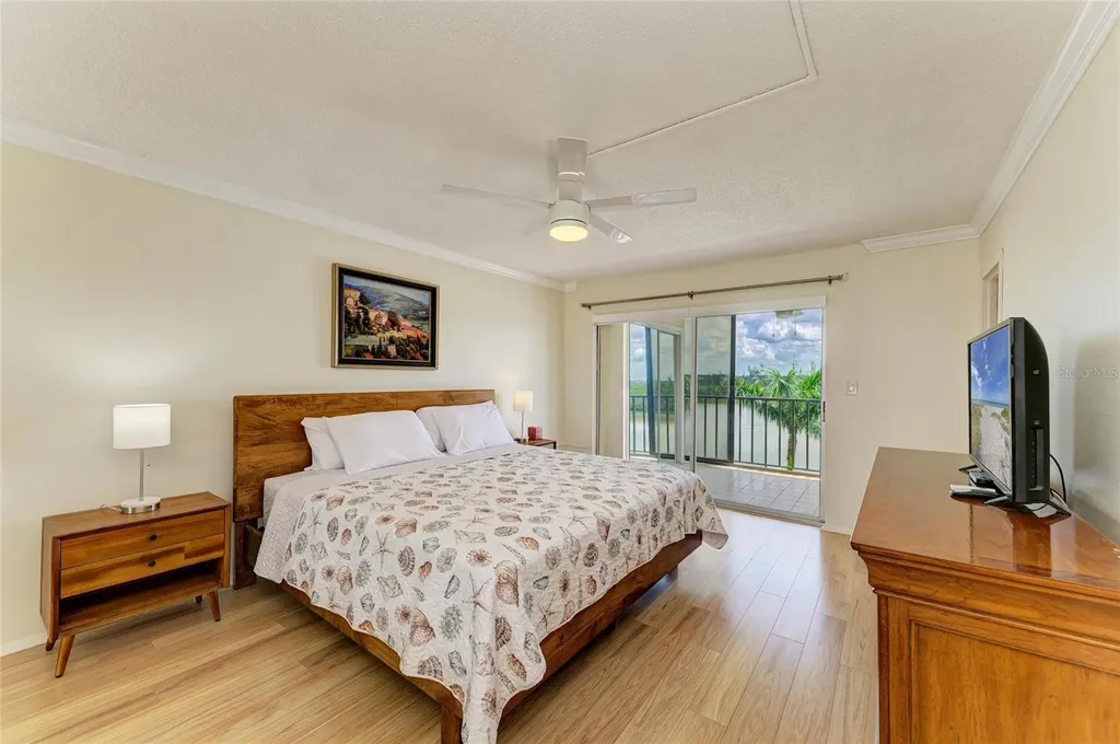 9397 Midnight Pass Road Sarasota FL 34242