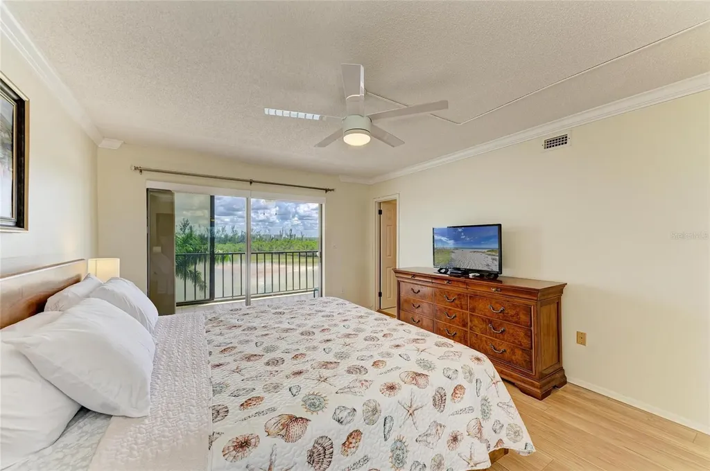 9397 Midnight Pass Road Sarasota FL 34242