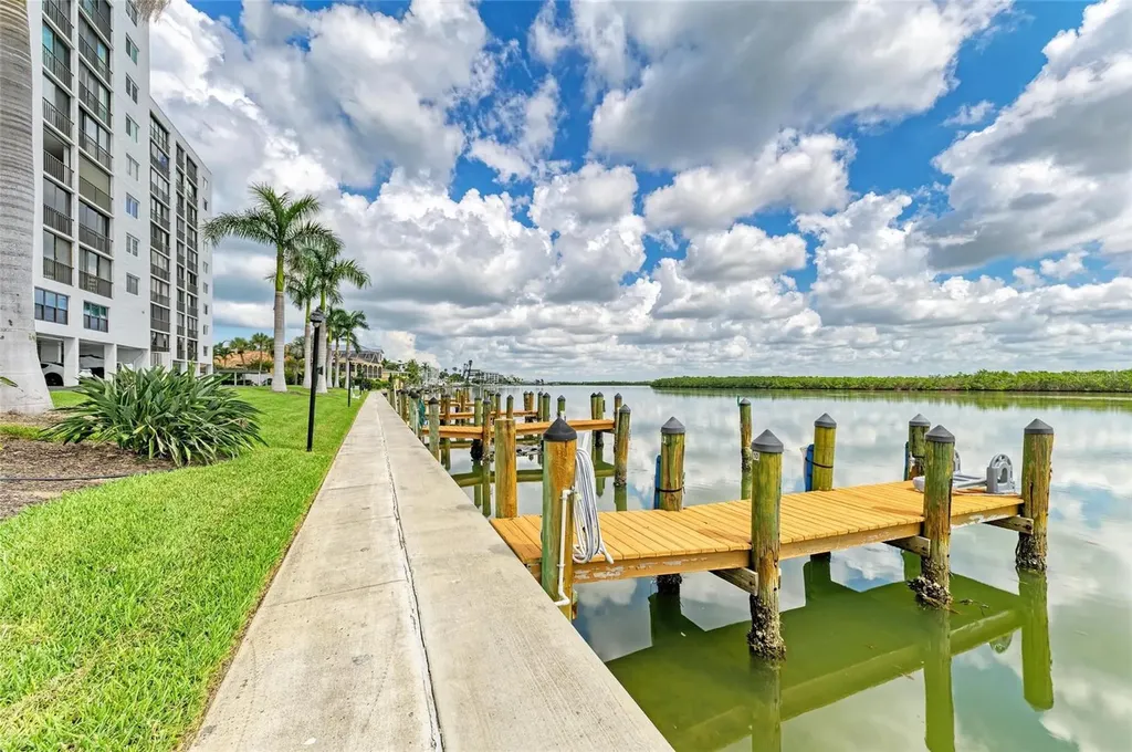 9397 Midnight Pass Road Sarasota FL 34242