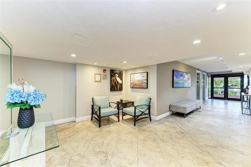 9397 Midnight Pass Road Sarasota FL 34242