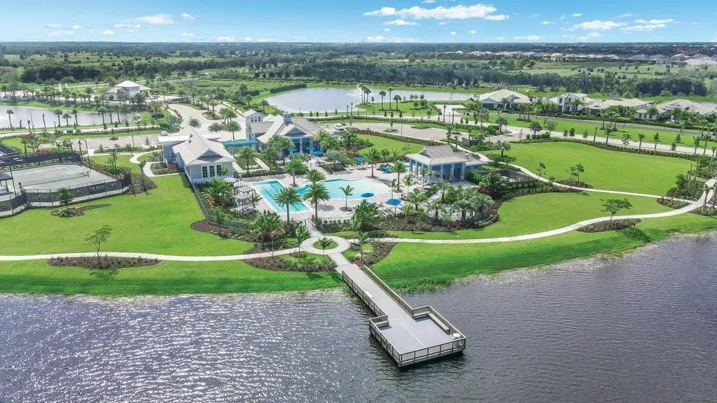 17833 Palmiste Drive Bradenton FL 34202
