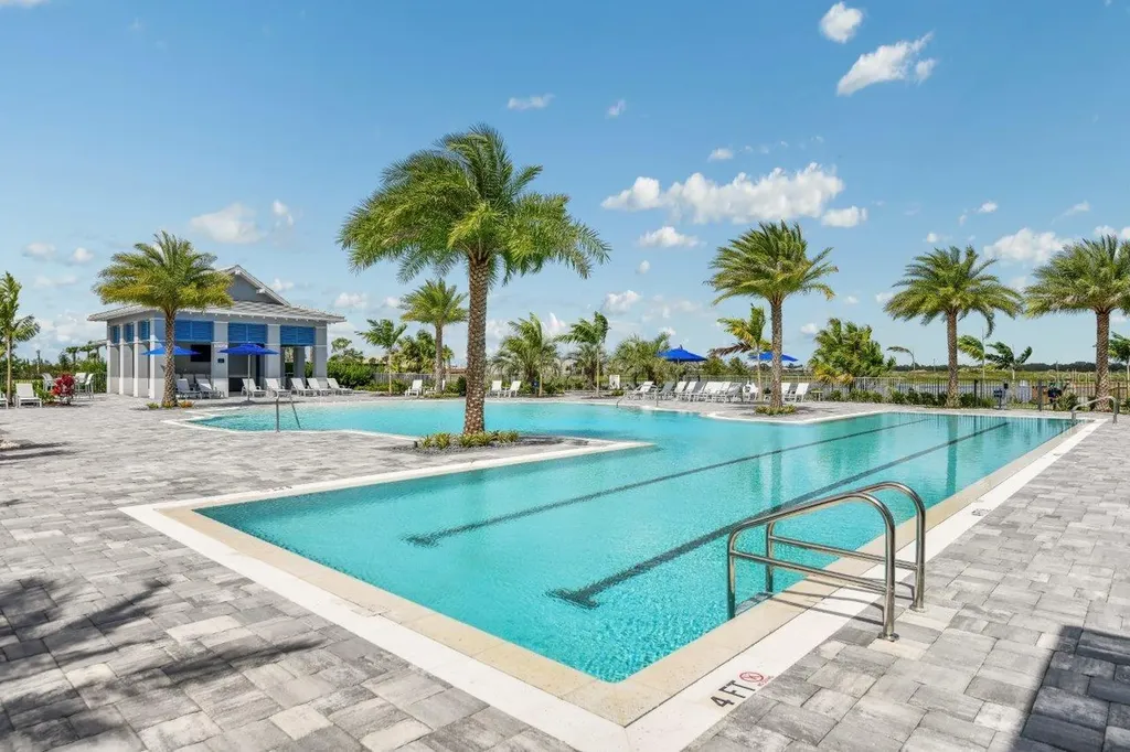 17833 Palmiste Drive Bradenton FL 34202