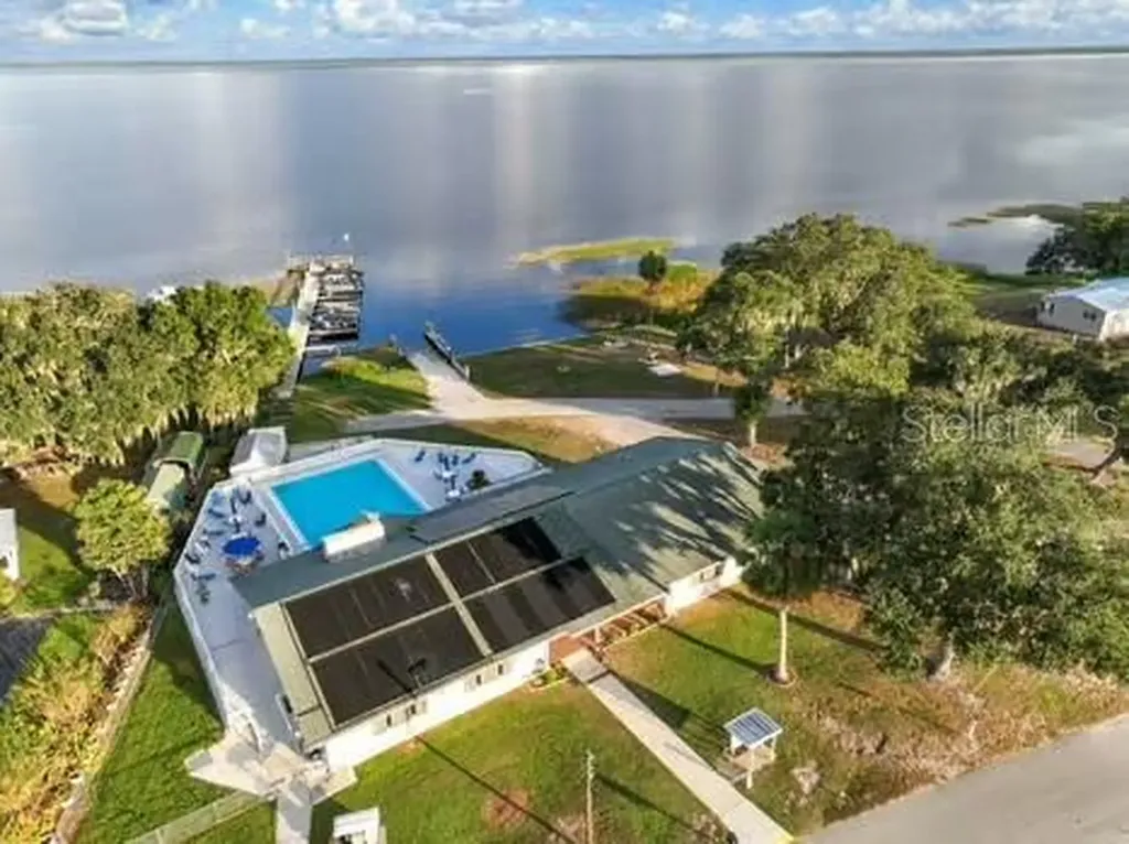 8442 Breeze Hill Drive Lake Wales FL 33898