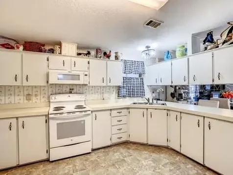 8442 Breeze Hill Drive Lake Wales FL 33898