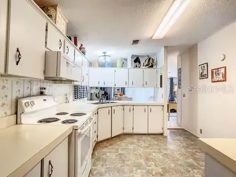8442 Breeze Hill Drive Lake Wales FL 33898