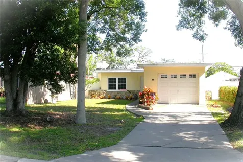 7439 37th Avenue N St Petersburg FL 33710