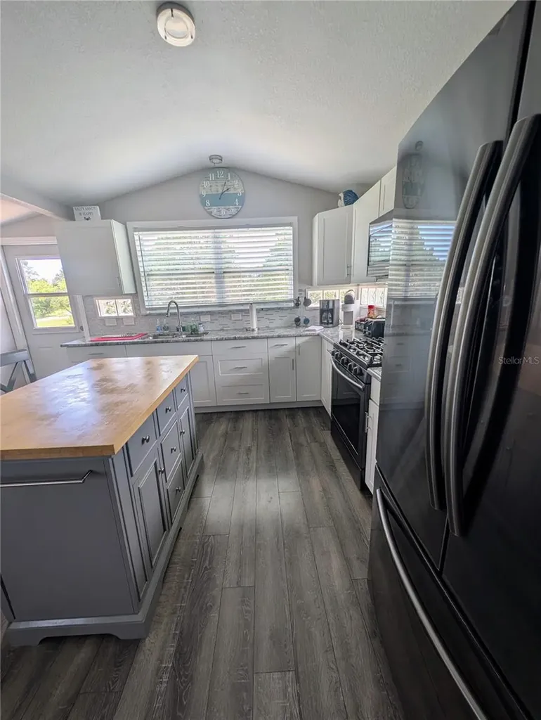 2190 S Seaport Point Crystal River FL 34429