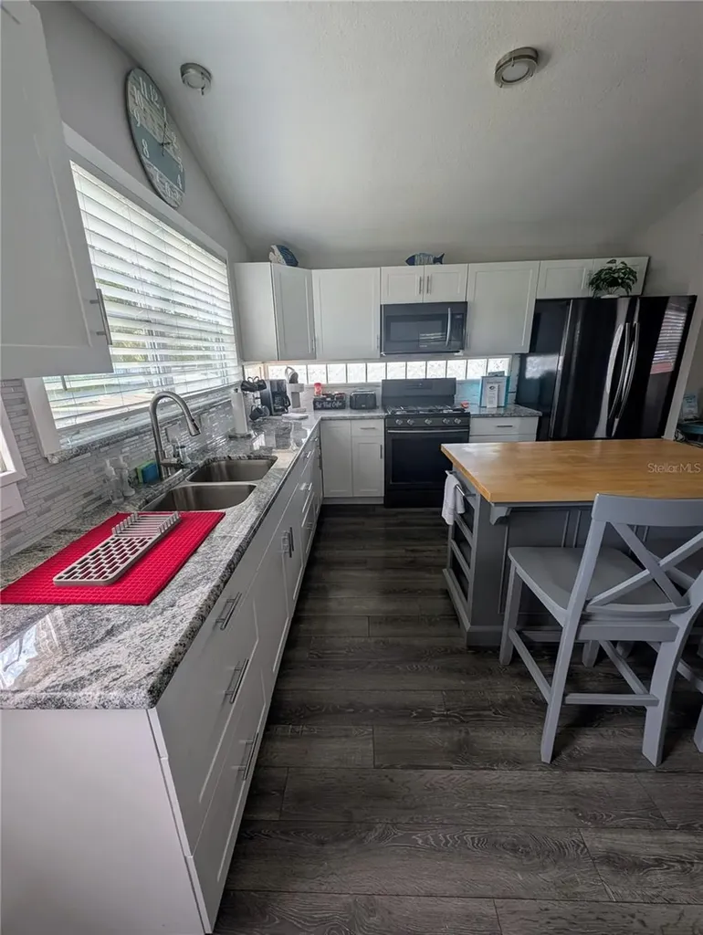 2190 S Seaport Point Crystal River FL 34429
