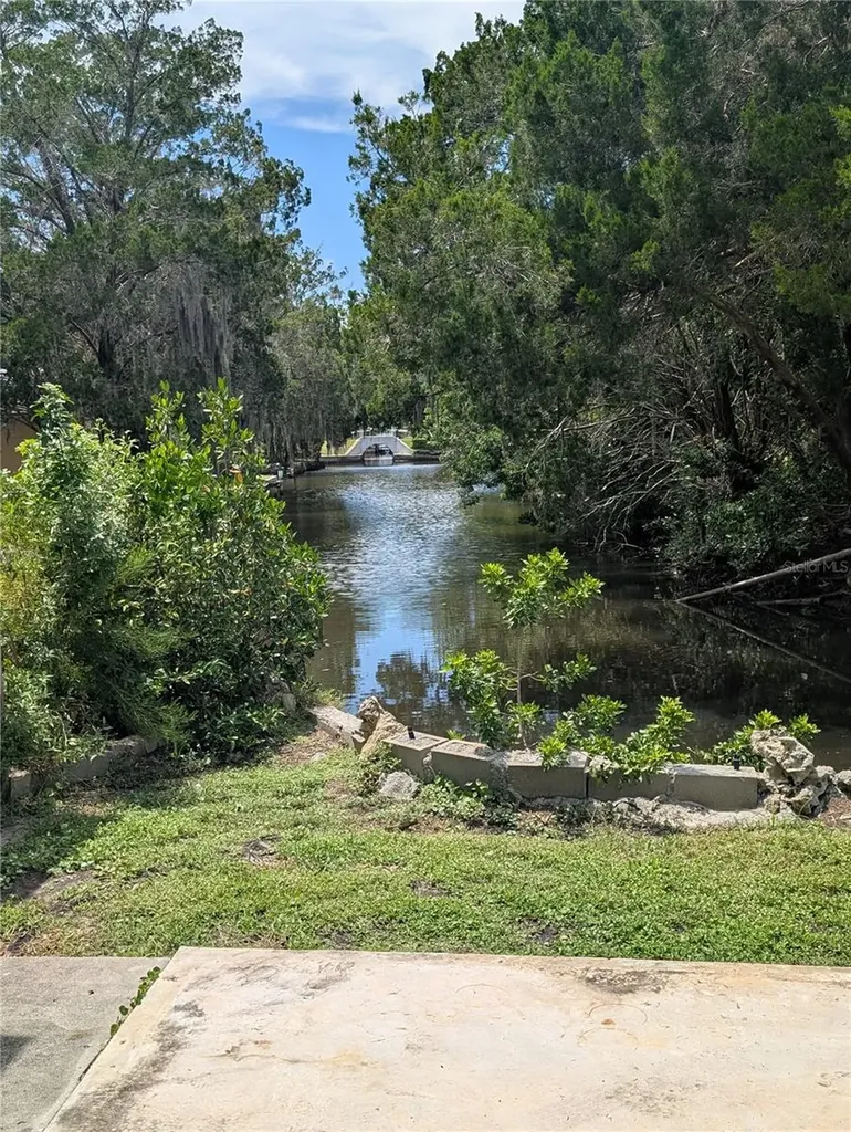 2190 S Seaport Point Crystal River FL 34429