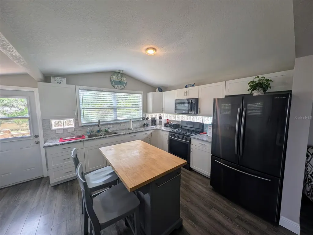 2190 S Seaport Point Crystal River FL 34429