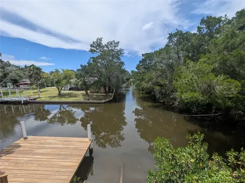 2190 S Seaport Point Crystal River FL 34429