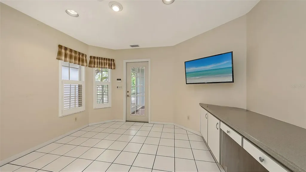 4464 Calle Serena Sarasota FL 34238