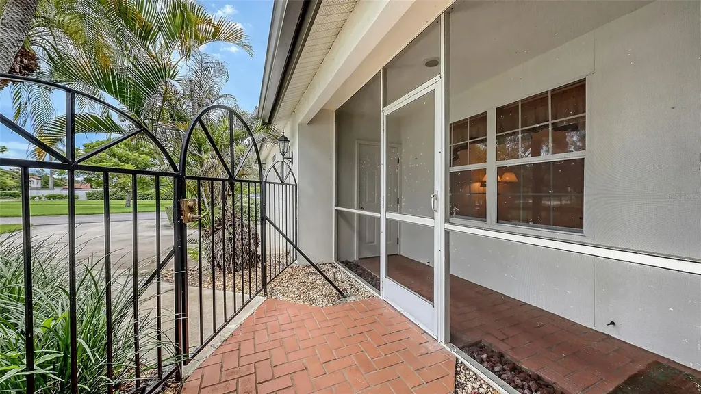 4464 Calle Serena Sarasota FL 34238