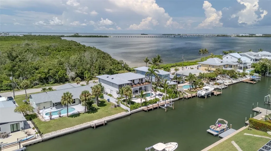 405 28th Street Holmes Beach FL 34217