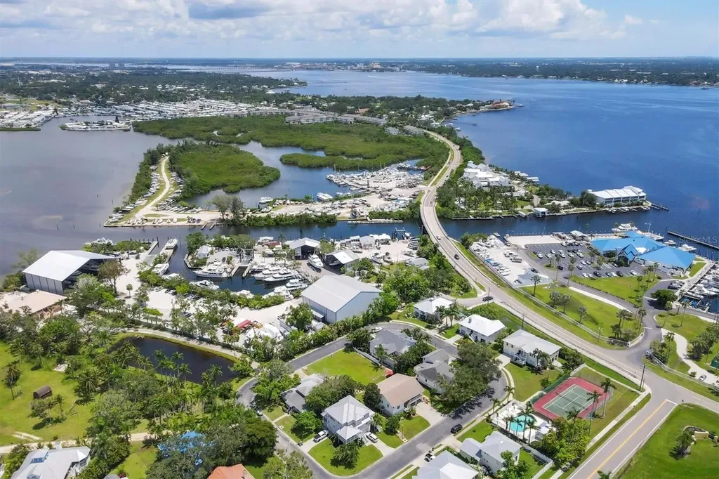 1408 43rd Avenue Drive W Palmetto FL 34221