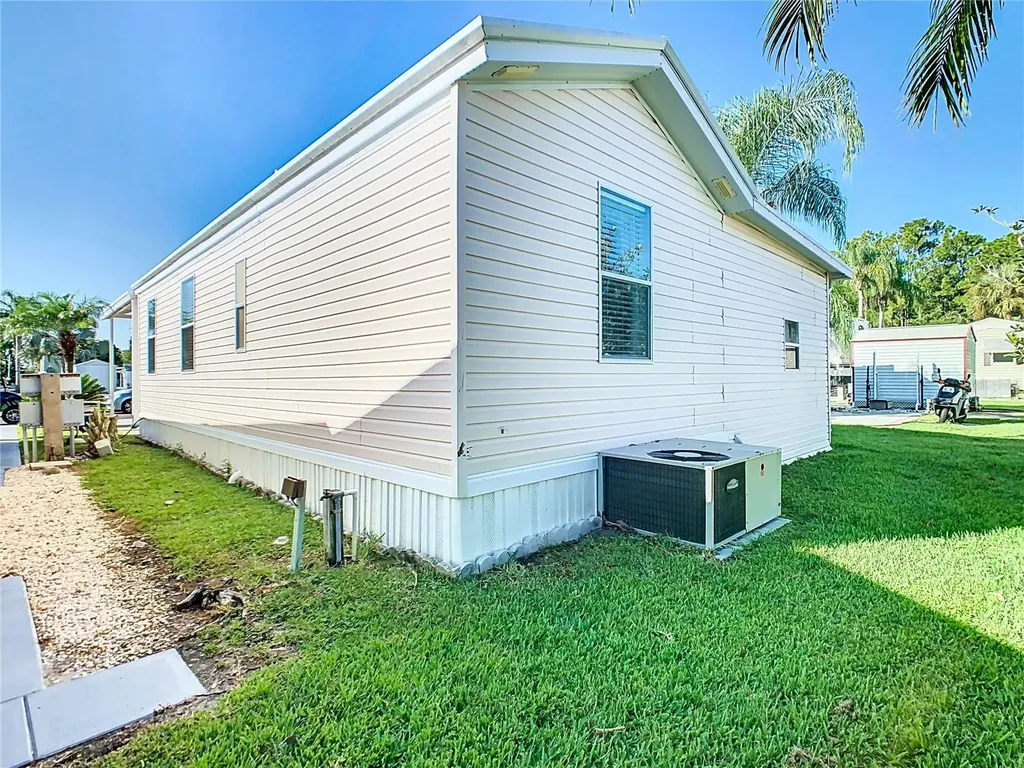 195 Gracie Avenue S Frostproof FL 33843