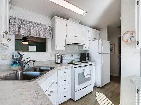 195 Gracie Avenue S Frostproof FL 33843