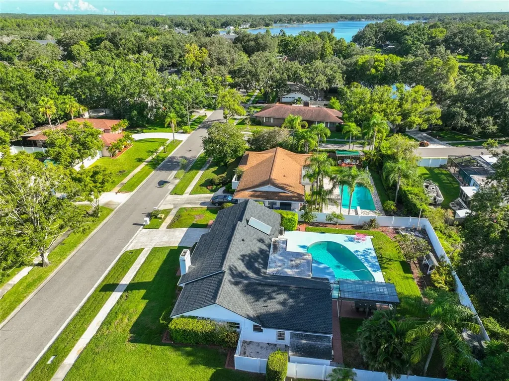 13562 Lake Magdalene Drive Tampa FL 33613