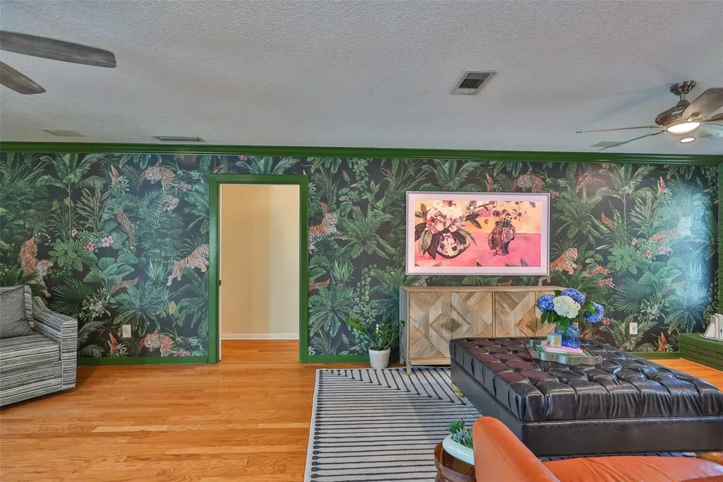13562 Lake Magdalene Drive Tampa FL 33613