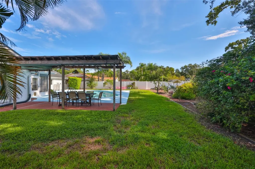 13562 Lake Magdalene Drive Tampa FL 33613