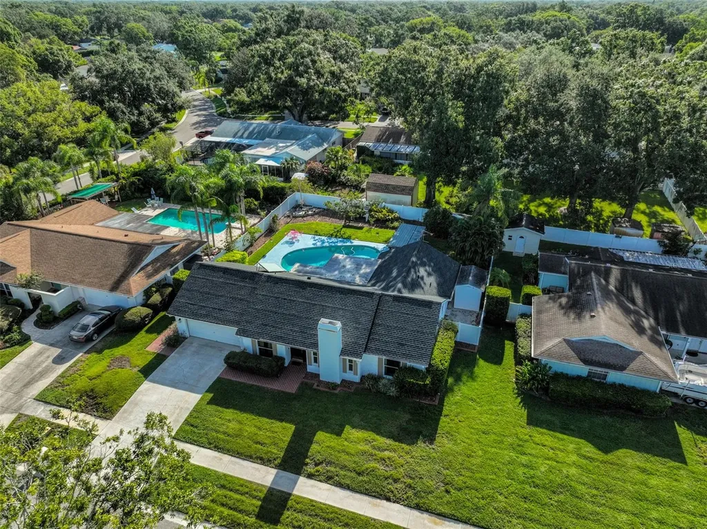 13562 Lake Magdalene Drive Tampa FL 33613