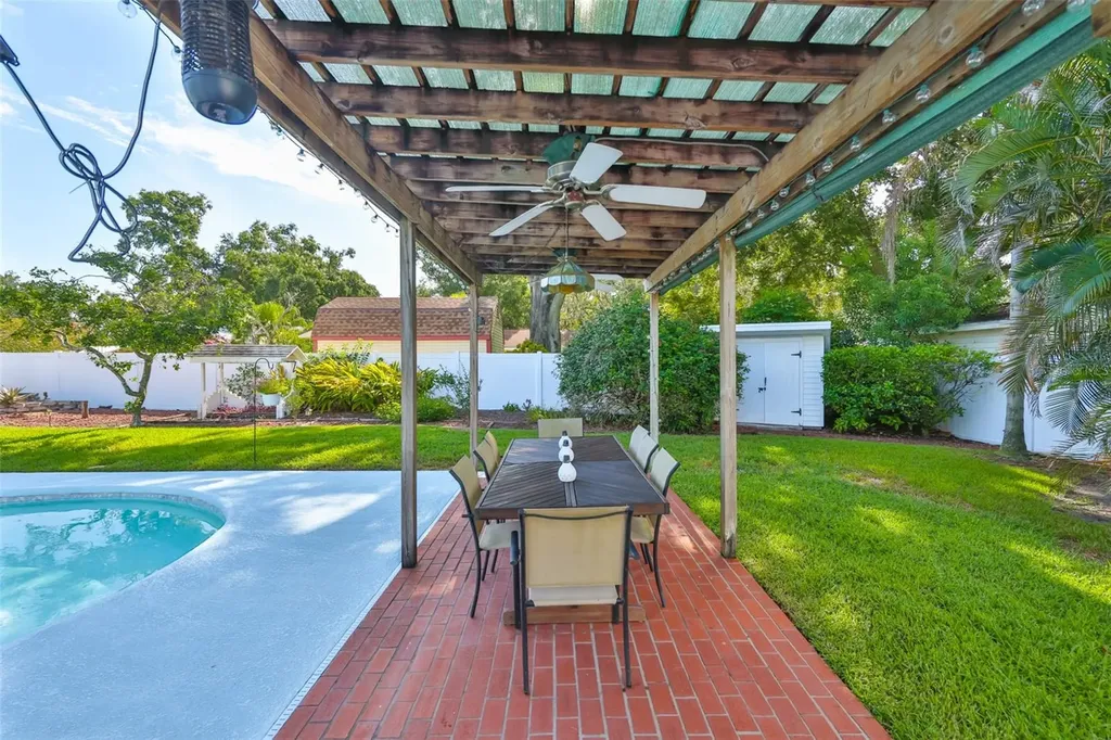 13562 Lake Magdalene Drive Tampa FL 33613