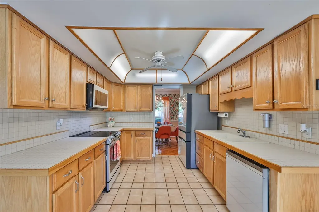13562 Lake Magdalene Drive Tampa FL 33613