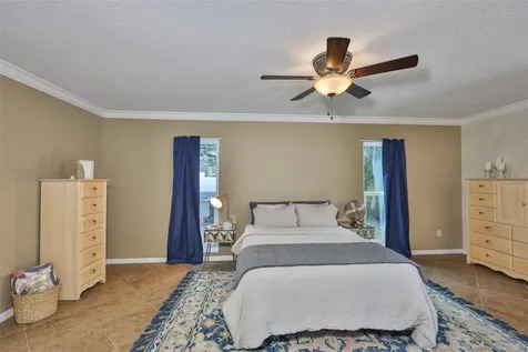 13562 Lake Magdalene Drive Tampa FL 33613