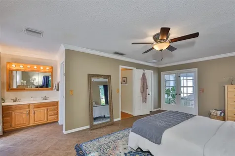 13562 Lake Magdalene Drive Tampa FL 33613