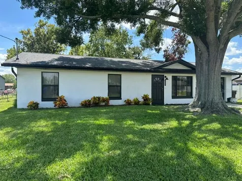 1524 Manor Drive Kissimmee FL 34741