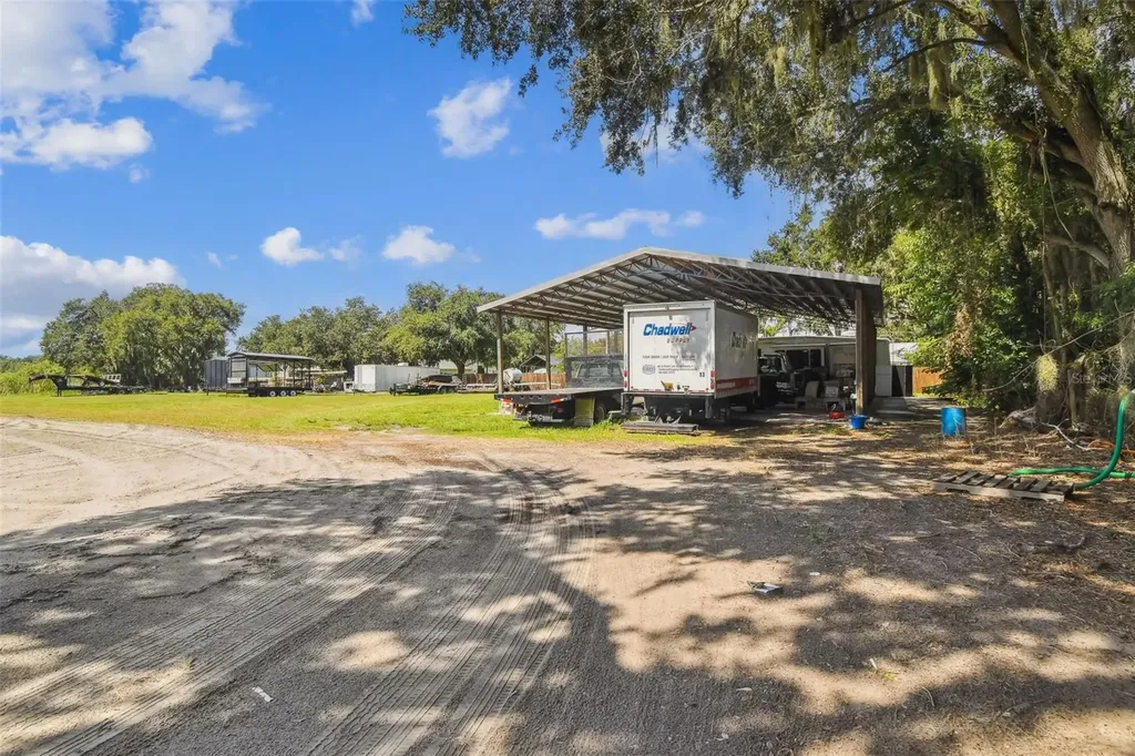 1715 W Sam Allen Road Plant City FL 33565