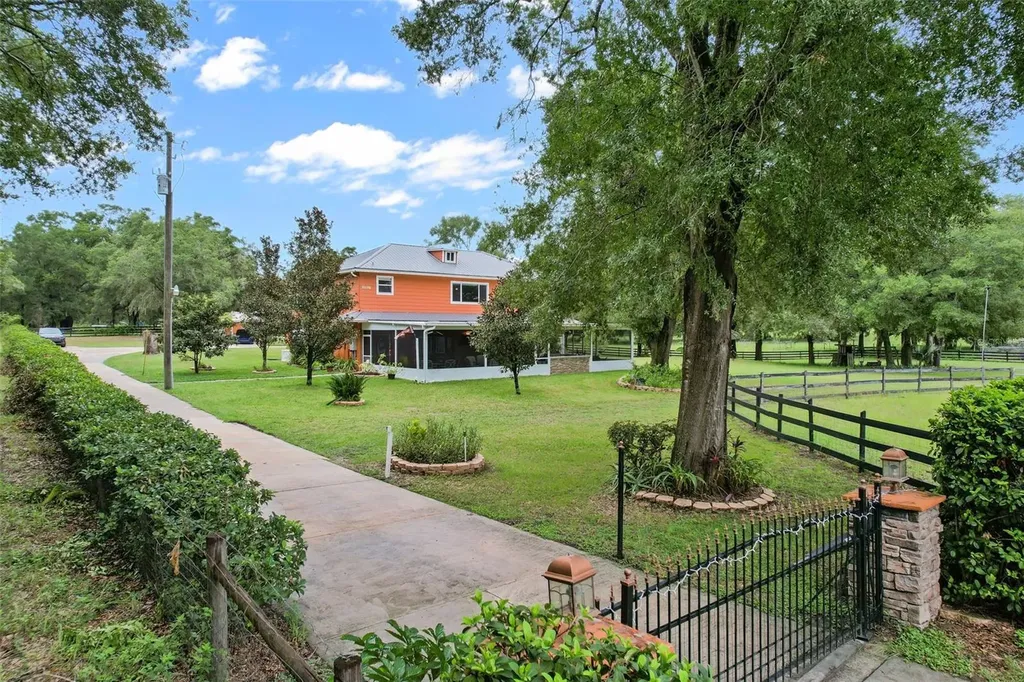 35126 William Lane Eustis FL 32736