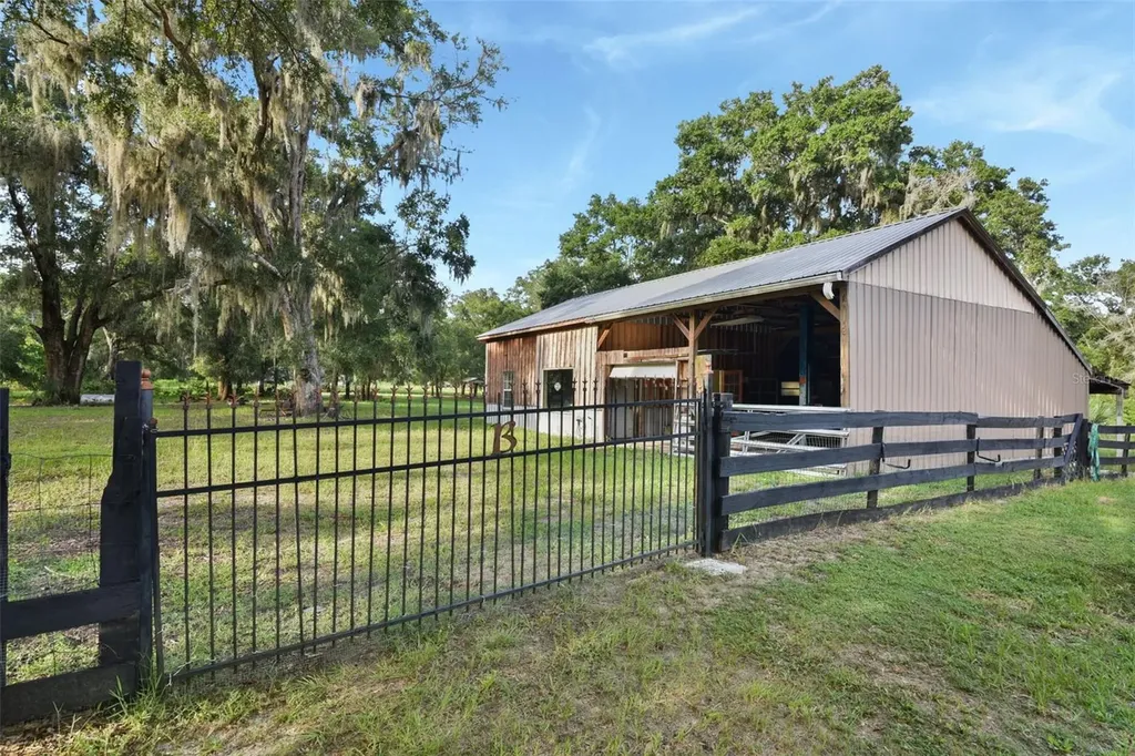 35126 William Lane Eustis FL 32736