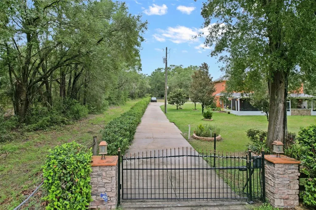 35126 William Lane Eustis FL 32736