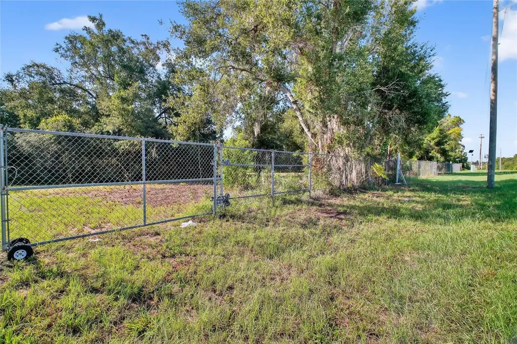 42012 State Road 19 Altoona FL 32702