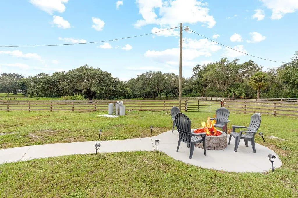 41534 Thomas Boat Landing Road Umatilla FL 32784