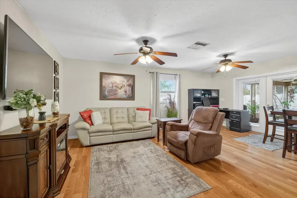 420 Lewis Boulevard SE St Petersburg FL 33705