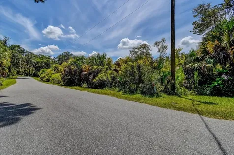 8601 W Bass Lake Road Crystal River FL 34428
