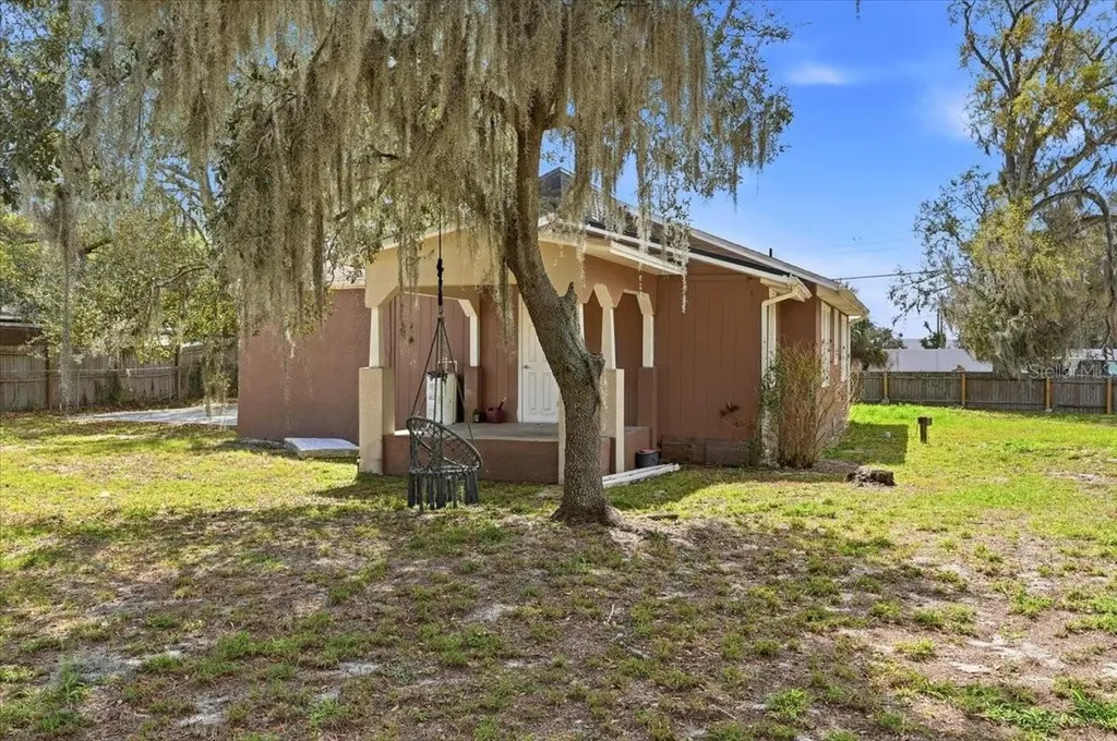 2628 Fletcher Avenue Eaton Park FL 33840
