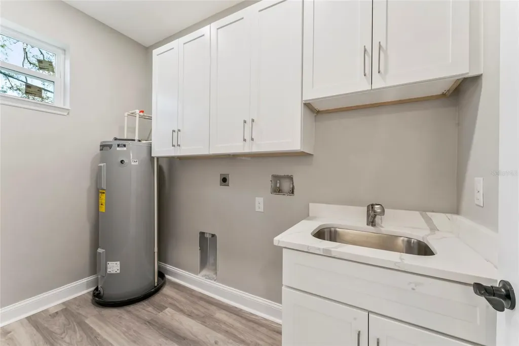 809 W Linebaugh Avenue Tampa FL 33612