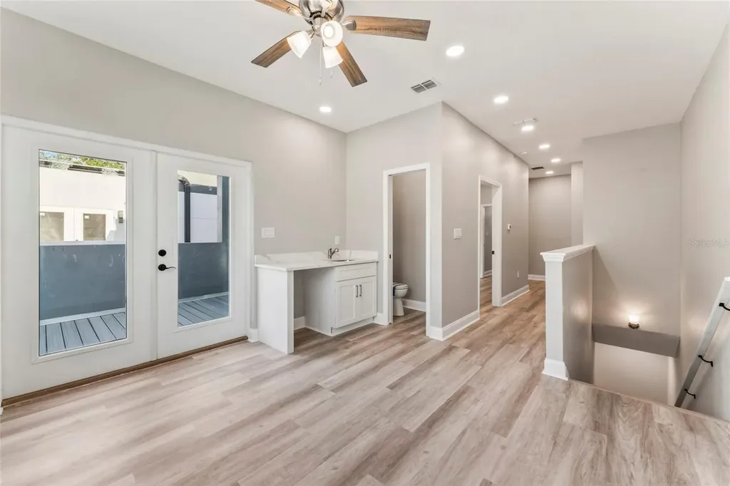 809 W Linebaugh Avenue Tampa FL 33612