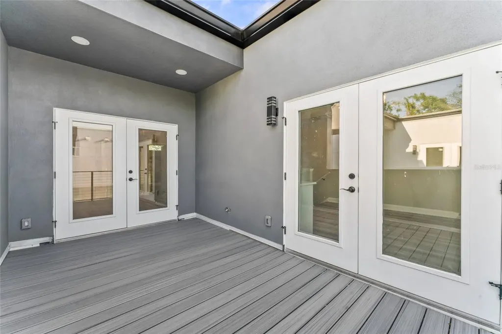 809 W Linebaugh Avenue Tampa FL 33612