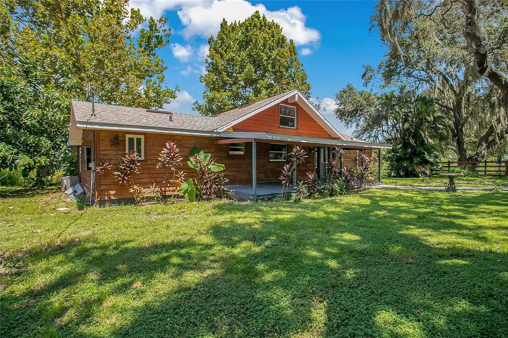 35 S Lake Fox Road Winter Haven FL 33884