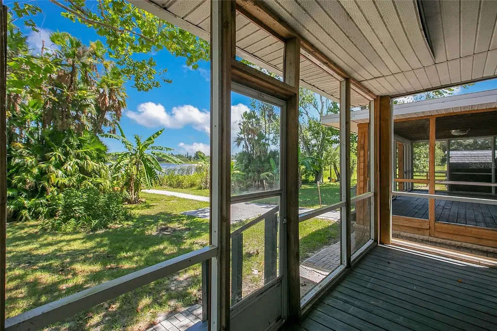 35 S Lake Fox Road Winter Haven FL 33884